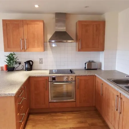 Leeds City Sleeps Up To 4 Apartment